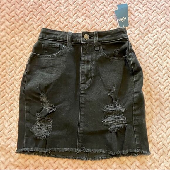 Hollister Dresses & Skirts - NWT Hollister Curvy Ultra-High Rise Vintage Stretch Skirt Womens Waist Size 00